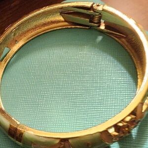 Goldtone  turquoise Enamel FLOWERS Bracelet